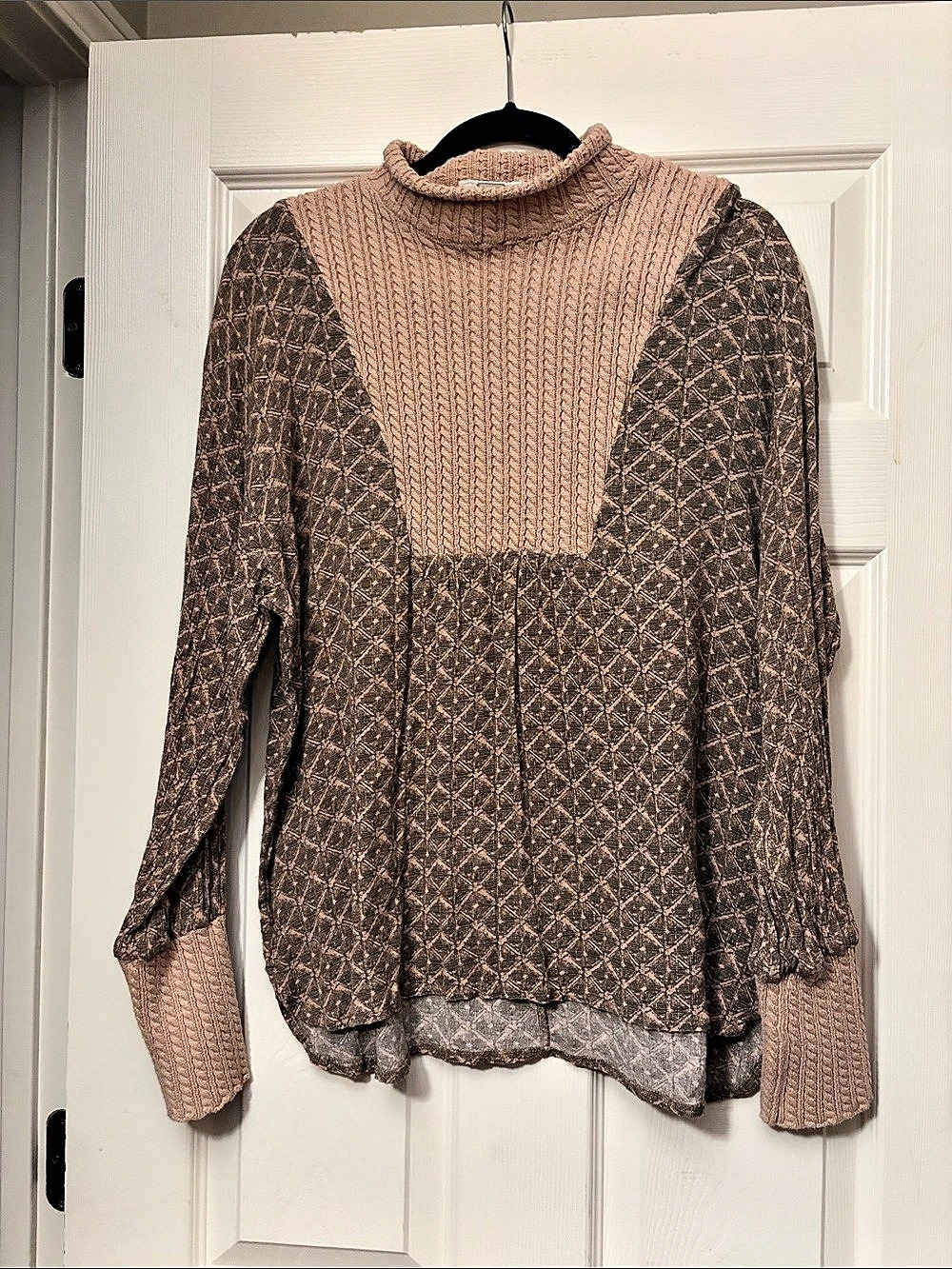 Ginnick Geometric Turtleneck Sweater in Brown
